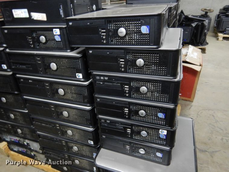 image for item HT9071 Approximately 84 Dell CPUs