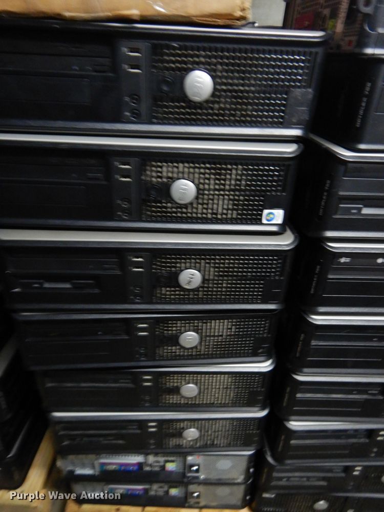 image for item HT9071 Approximately 84 Dell CPUs