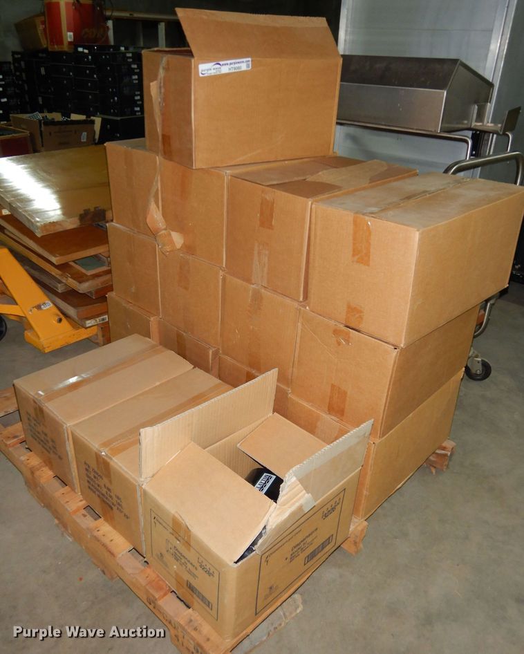 image for item HT9080 (15) boxes of liquid soap dispensers