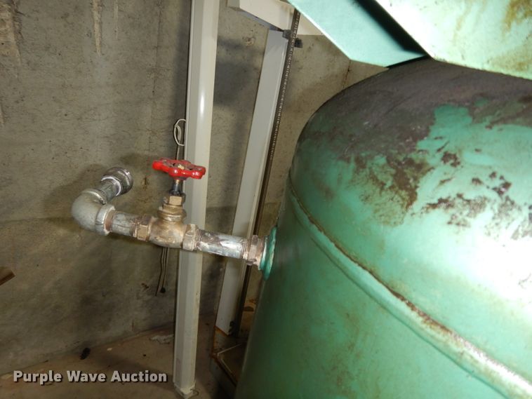 image for item HT9091 1985 Speedaire air compressor