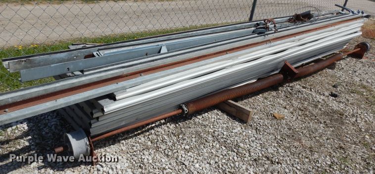 image for item HT9099 Garage door