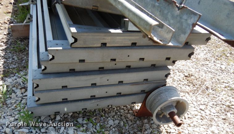 image for item HT9099 Garage door