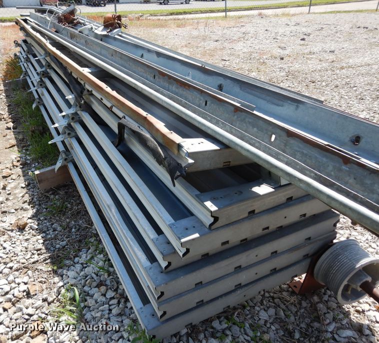 image for item HT9099 Garage door