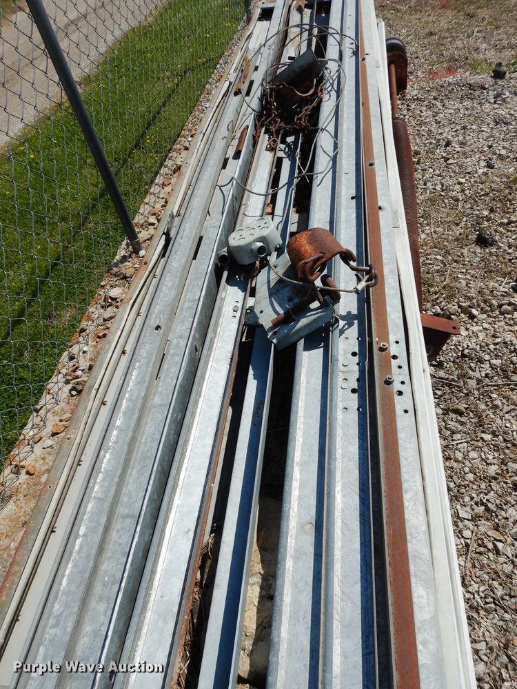 image for item HT9099 Garage door