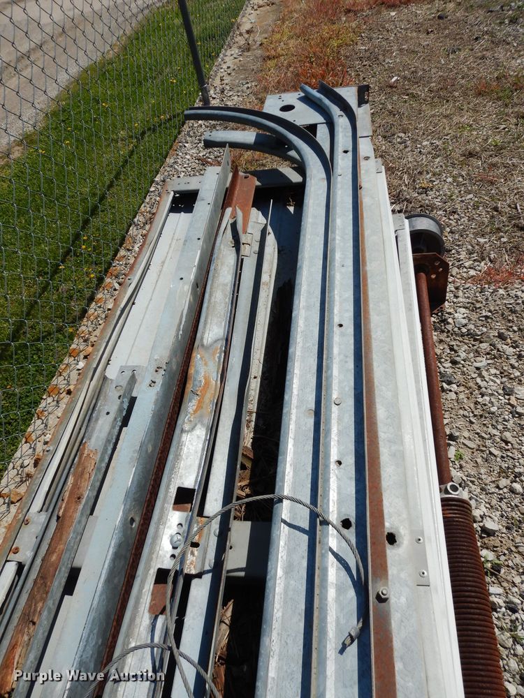 image for item HT9099 Garage door