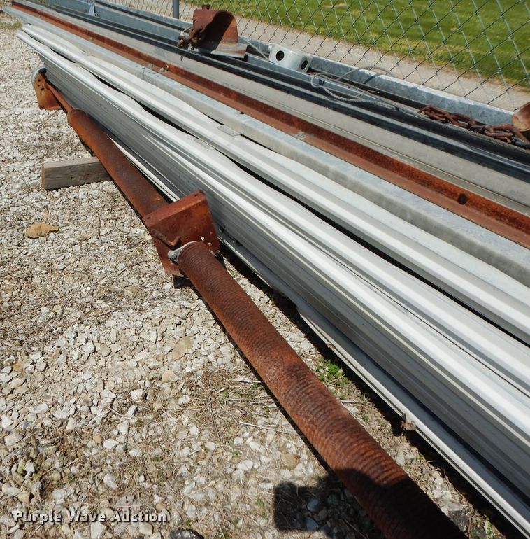 image for item HT9099 Garage door