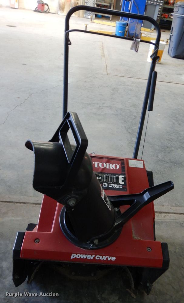 image for item HT9106 Toro CCR1000E snow blower