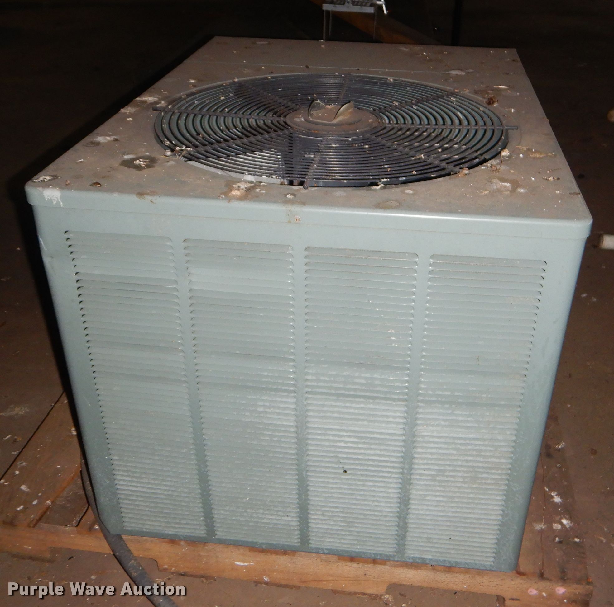 AC unit in Chetopa, KS Item GP9208 sold Purple Wave
