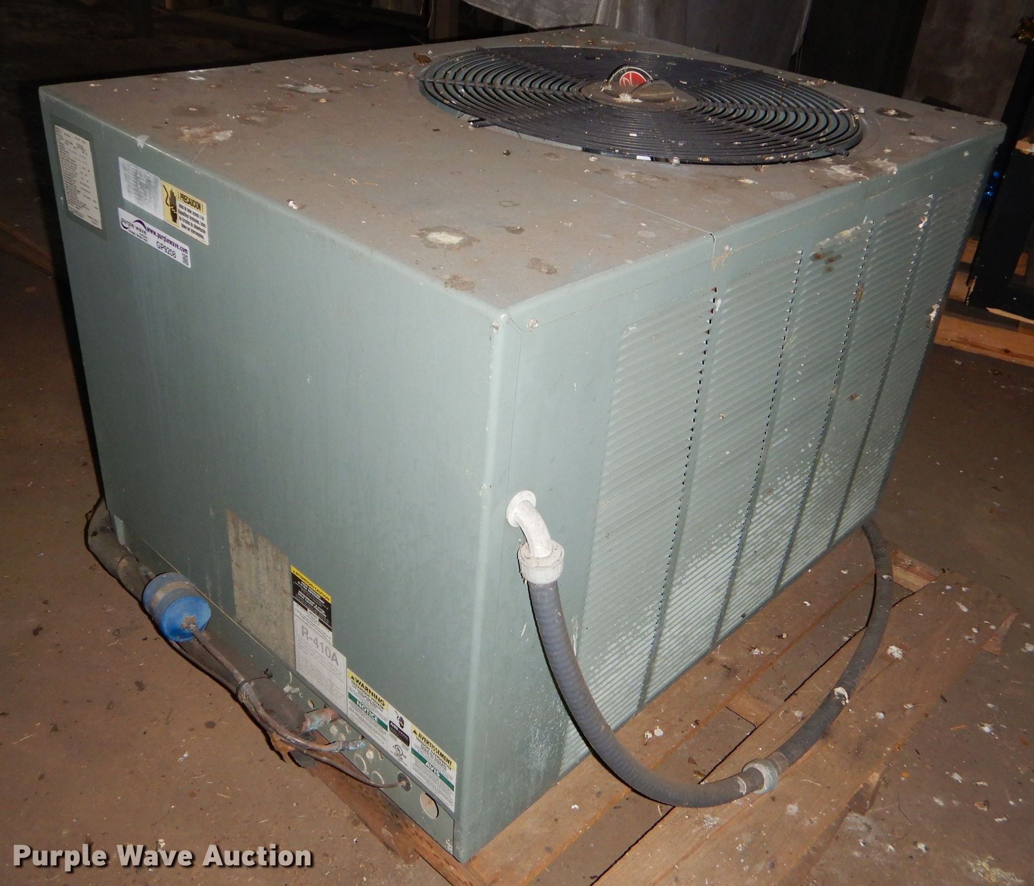 AC unit in Chetopa, KS Item GP9208 sold Purple Wave