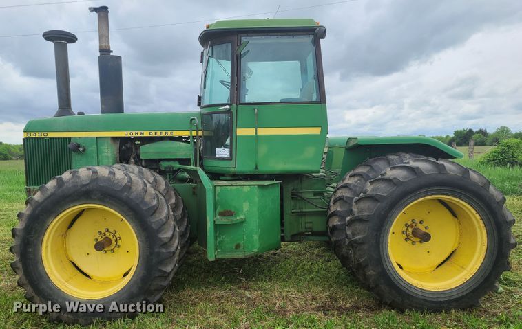 image for item DE2446 1975 John Deere 8430  4WD tractor