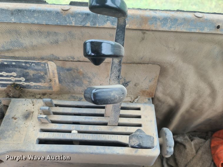 image for item DE2446 1975 John Deere 8430  4WD tractor