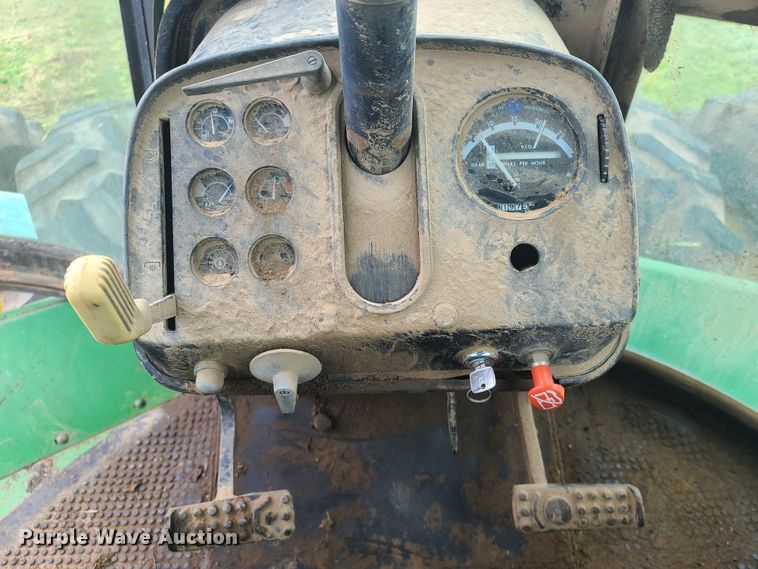 image for item DE2446 1975 John Deere 8430  4WD tractor