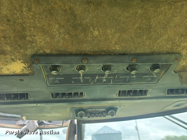 image for item DE2446 1975 John Deere 8430  4WD tractor