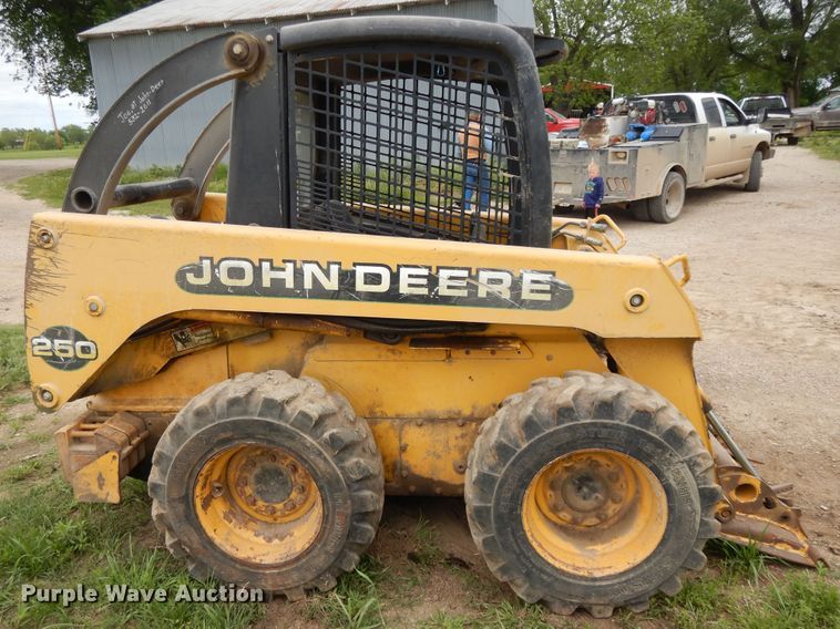 image for item DE5735 2000 John Deere 250  skid steer loader