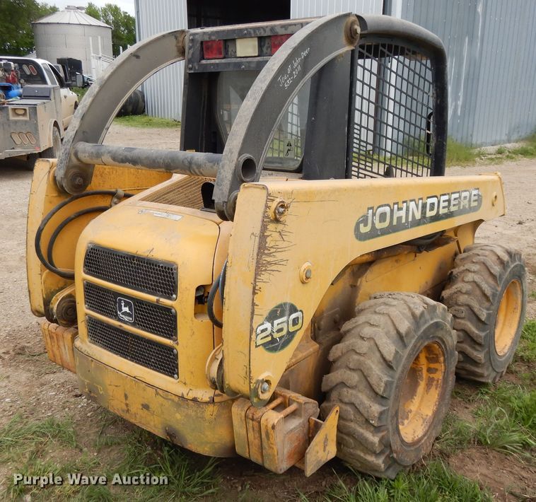 image for item DE5735 2000 John Deere 250  skid steer loader