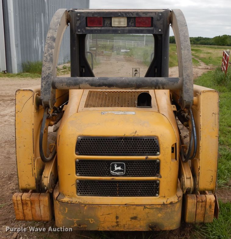 image for item DE5735 2000 John Deere 250  skid steer loader