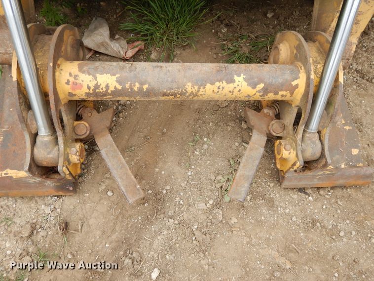 image for item DE5735 2000 John Deere 250  skid steer loader