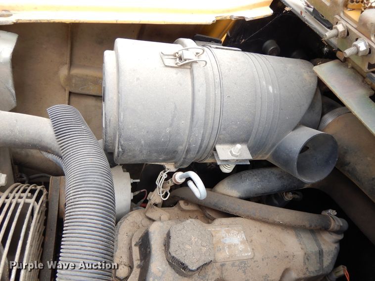 image for item DE5735 2000 John Deere 250  skid steer loader