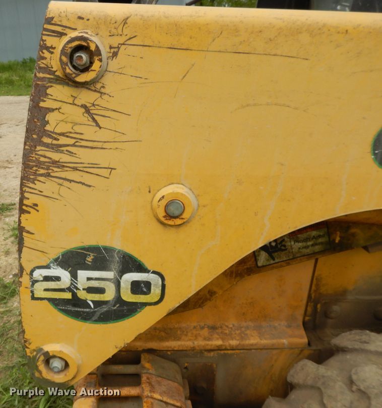 image for item DE5735 2000 John Deere 250  skid steer loader