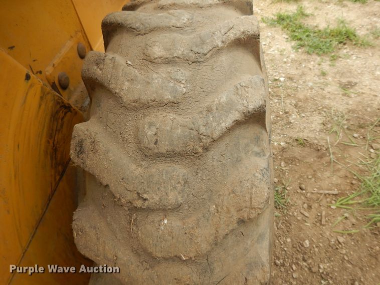 image for item DE5735 2000 John Deere 250  skid steer loader