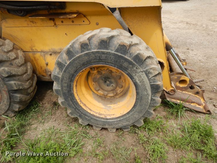 image for item DE5735 2000 John Deere 250  skid steer loader