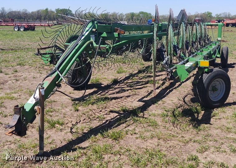 image for item DE6914 Frontier WR1214C hay rake