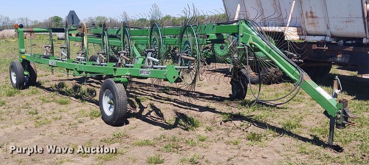 image for item DE6914 Frontier WR1214C hay rake