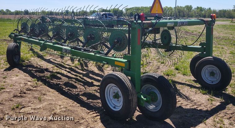 image for item DE6914 Frontier WR1214C hay rake