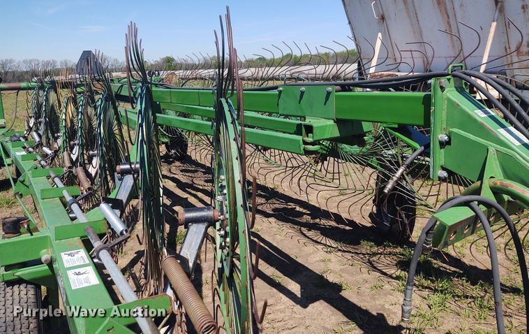 image for item DE6914 Frontier WR1214C hay rake