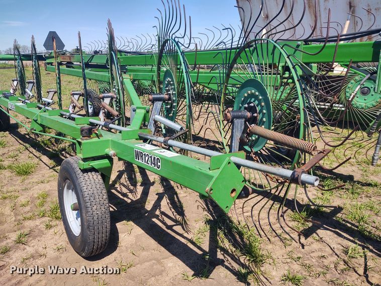 image for item DE6914 Frontier WR1214C hay rake