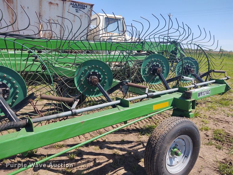 image for item DE6914 Frontier WR1214C hay rake