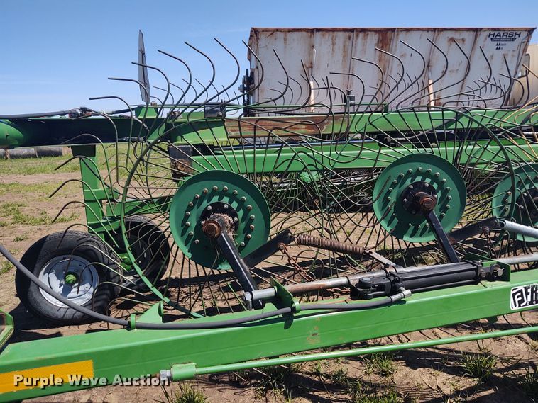 image for item DE6914 Frontier WR1214C hay rake