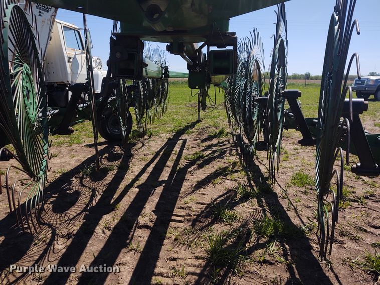 image for item DE6914 Frontier WR1214C hay rake