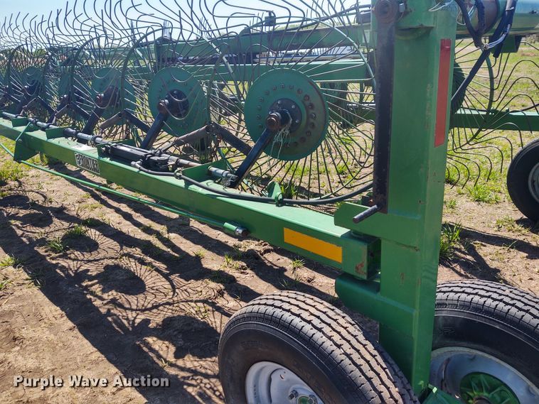 image for item DE6914 Frontier WR1214C hay rake