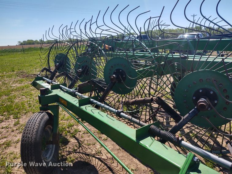 image for item DE6914 Frontier WR1214C hay rake