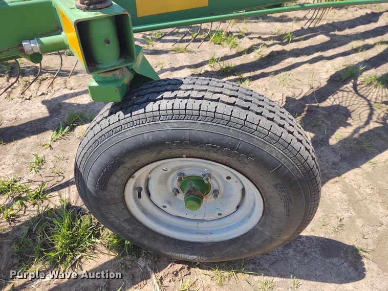 image for item DE6914 Frontier WR1214C hay rake