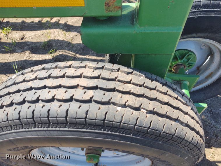 image for item DE6914 Frontier WR1214C hay rake