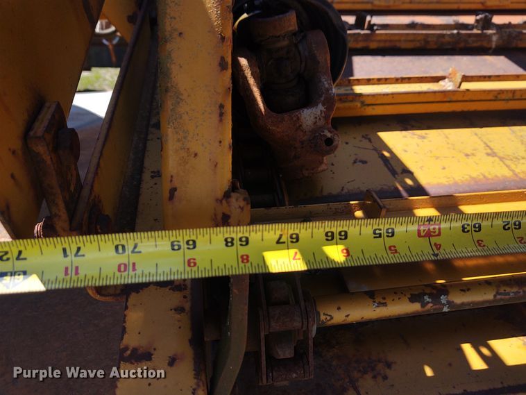 image for item DE6916 HayBuster 256 bale processor