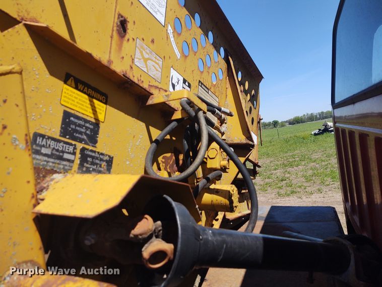 image for item DE6916 HayBuster 256 bale processor