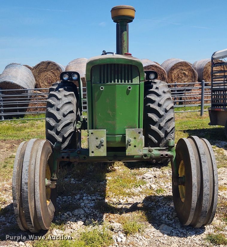 image for item DE6917 John Deere 4020 tractor