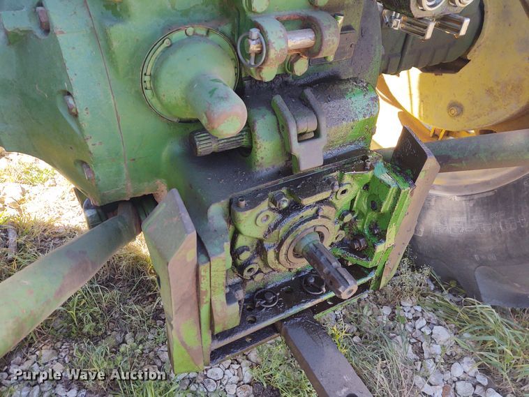 image for item DE6917 John Deere 4020 tractor