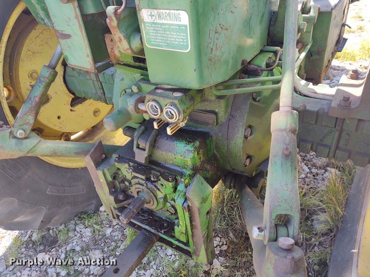 image for item DE6917 John Deere 4020 tractor