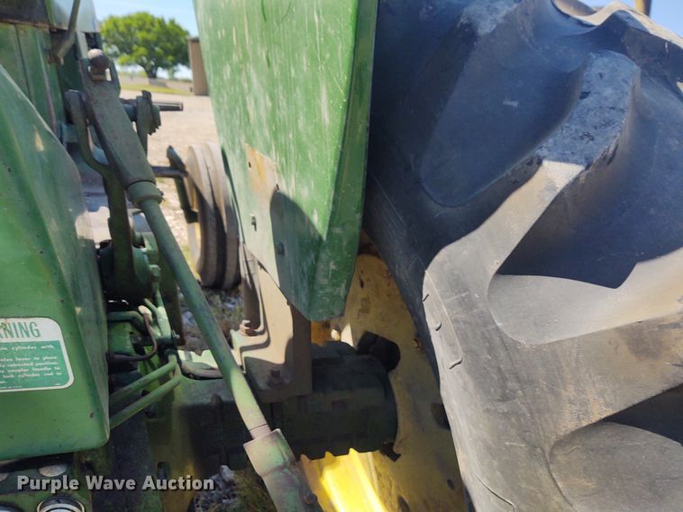 image for item DE6917 John Deere 4020 tractor