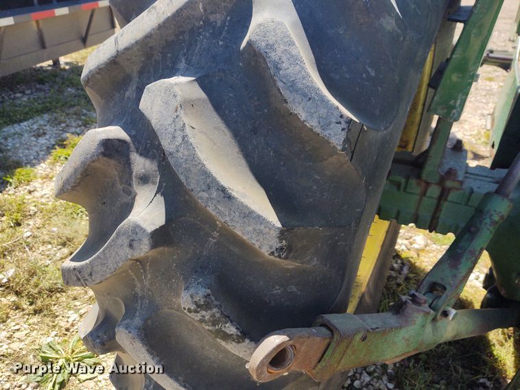 image for item DE6917 John Deere 4020 tractor