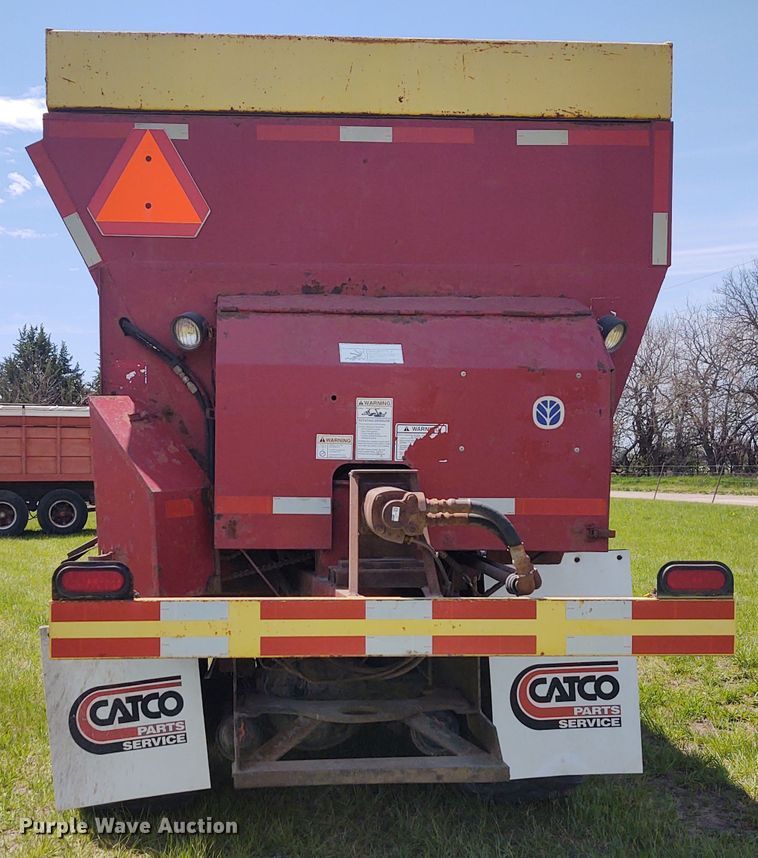 image for item DE6923 1992 Volvo White GMC Autocar applicator truck