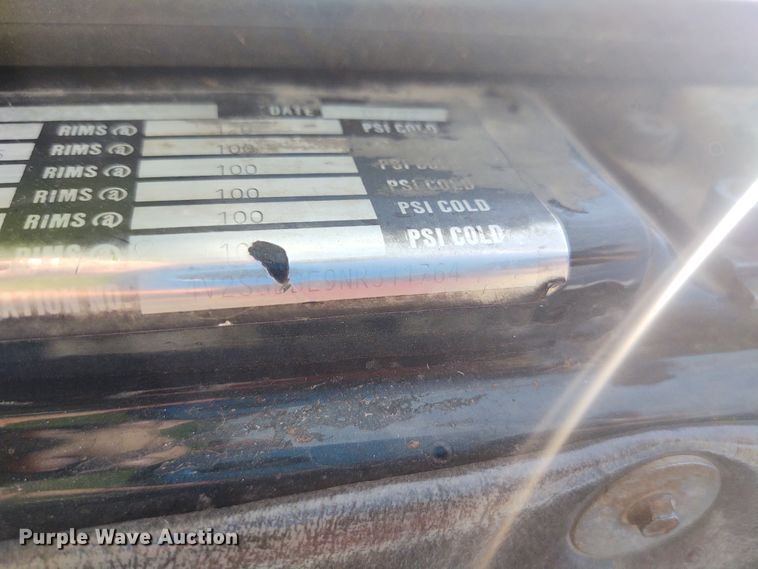 image for item DE6923 1992 Volvo White GMC Autocar applicator truck