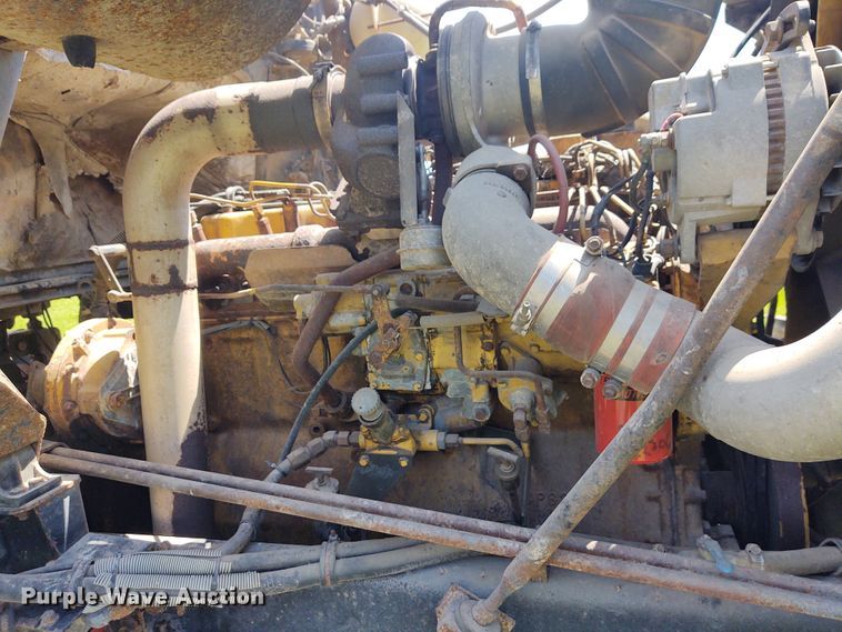 image for item DE6923 1992 Volvo White GMC Autocar applicator truck