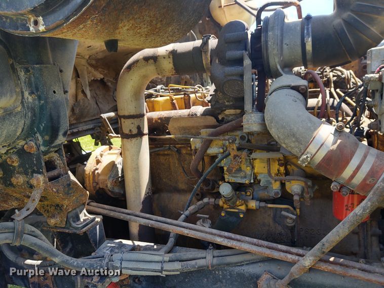 image for item DE6923 1992 Volvo White GMC Autocar applicator truck