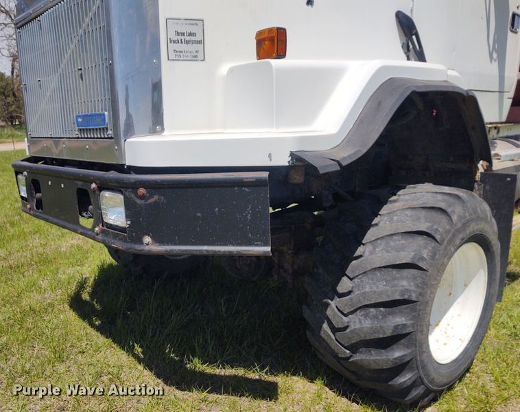 image for item DE6923 1992 Volvo White GMC Autocar applicator truck