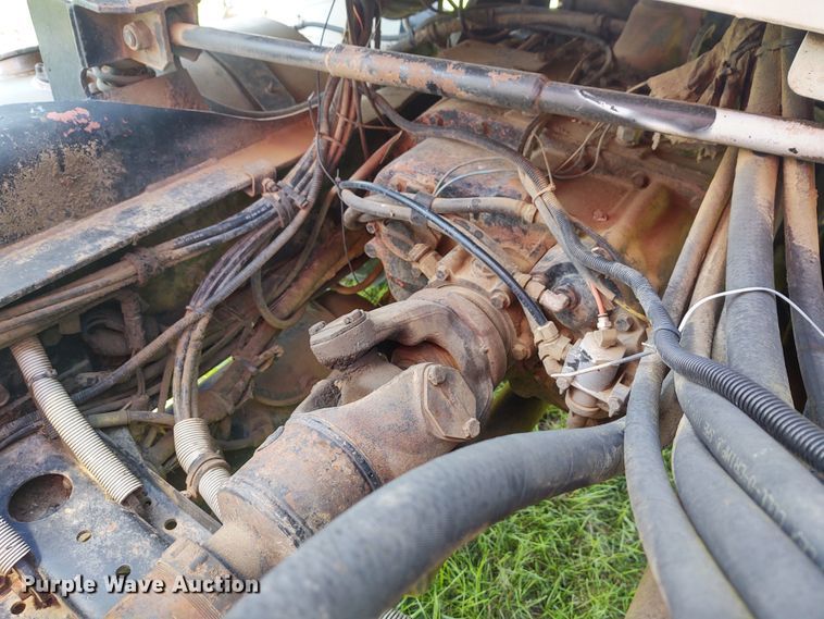 image for item DE6923 1992 Volvo White GMC Autocar applicator truck